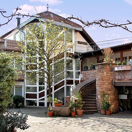 Hotel- Restaurant Zum Schwan Waldfischbach-Burgalben Exteriör bild