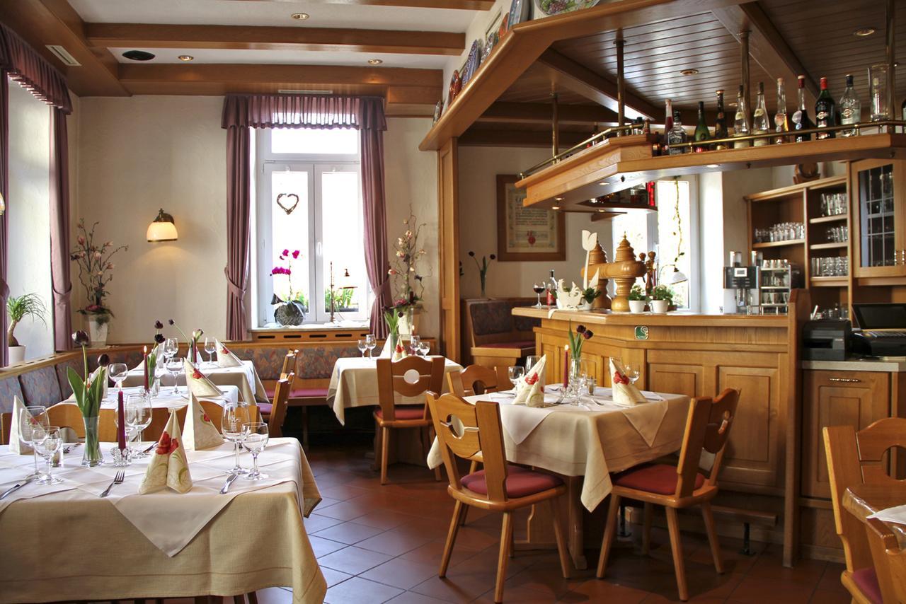 Hotel- Restaurant Zum Schwan Waldfischbach-Burgalben Exteriör bild