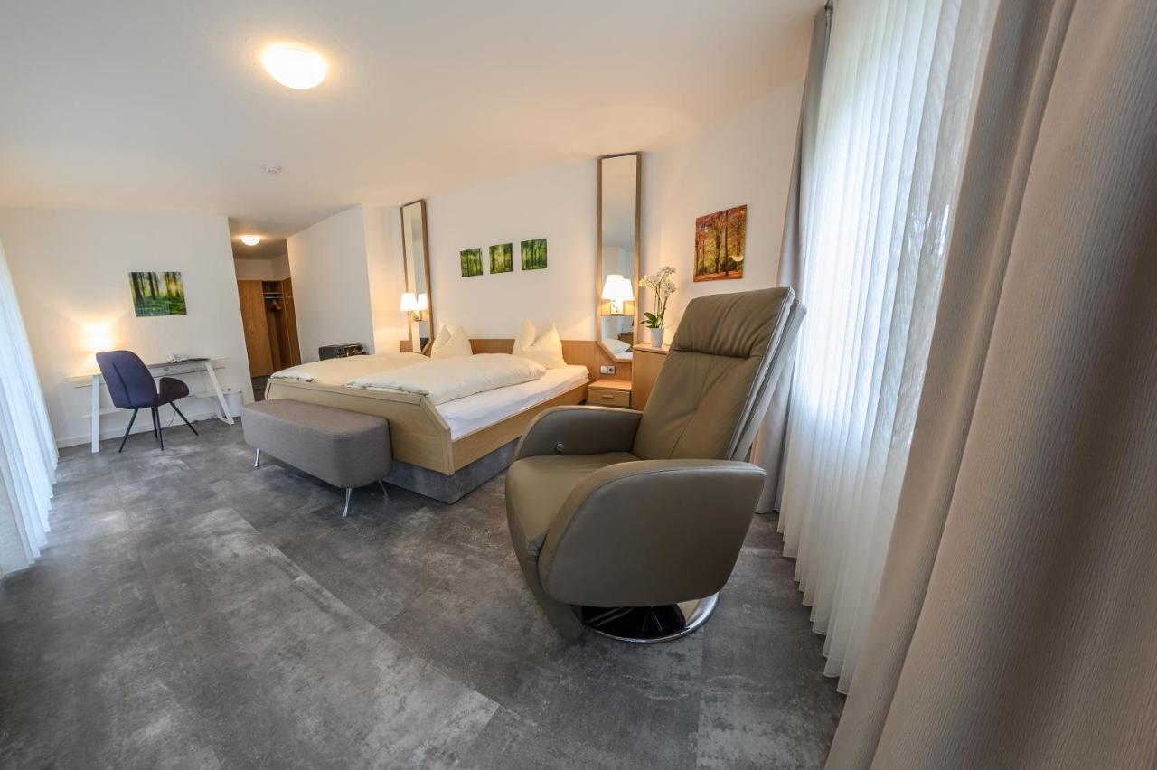 Hotel- Restaurant Zum Schwan Waldfischbach-Burgalben Exteriör bild