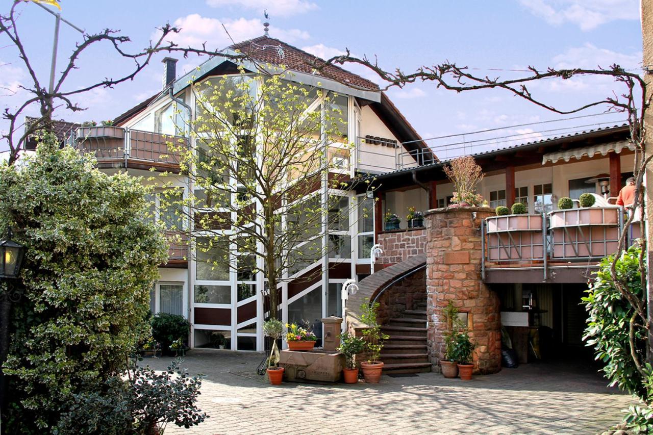 Hotel- Restaurant Zum Schwan Waldfischbach-Burgalben Exteriör bild